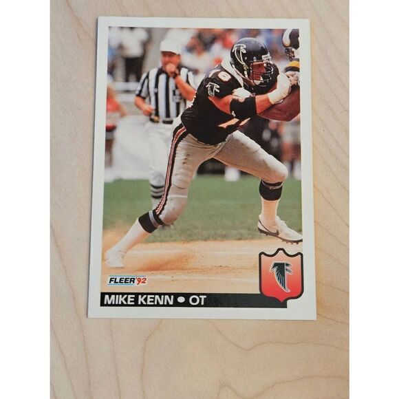 1992 Fleer #10 MIKE KENN Atlanta Falcons - Picture 1 of 2